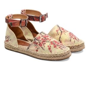 Floral Ankle Strap Espadrilles 🔥